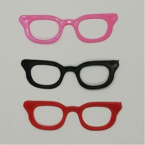 AMİGURUMİ PLASTİK GÖZLÜK (20AD) KIRMIZI