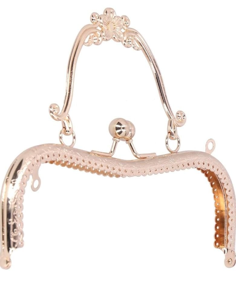 KENAR DELİKLİ BURS 21*16 CM