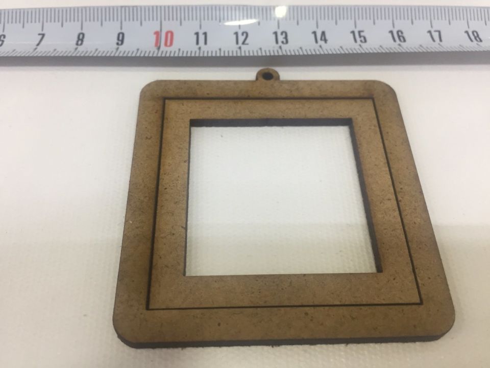 AHŞAP KARE KOLYE (6*6CM)