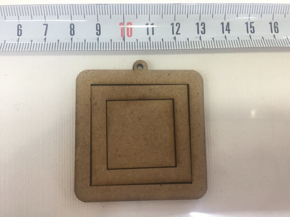 AHŞAP KARE KOLYE (5*5CM)